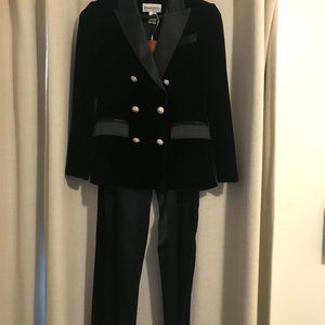 Women's Velvet and Satin Tuxedo